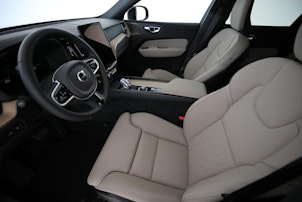 Vehicle image VOLVO XC60 2.0 T6 TE Ultra Dark eAWD