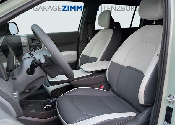 Vehicle image 10 Vehicle image 10