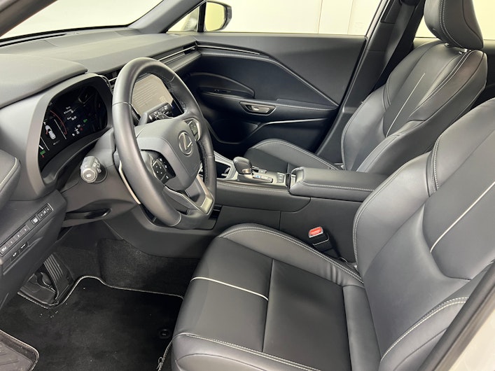 Vehicle image LEXUS LBX