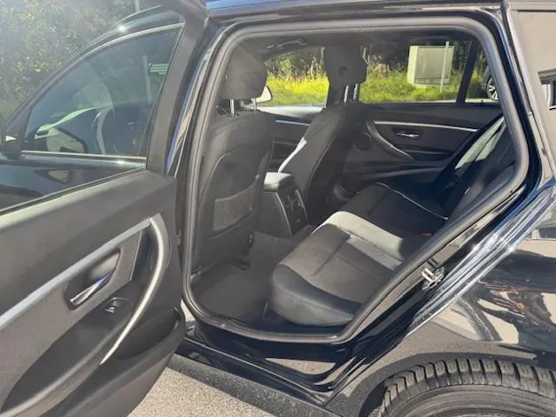 BMW 320i xDrive Touring