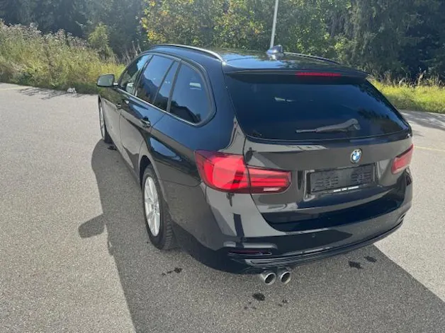 BMW 320i xDrive Touring