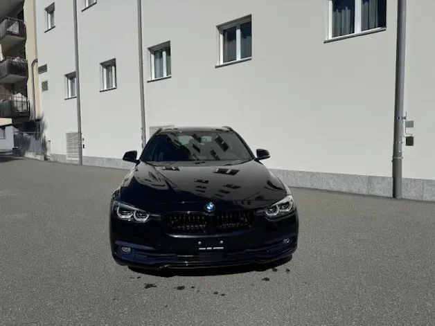 BMW 320i xDrive Touring