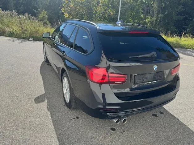 BMW 320i xDrive Touring