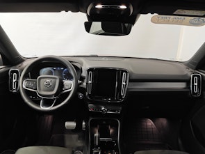 Vehicle image VOLVO XC40 1.5 T5 PiH R-Design