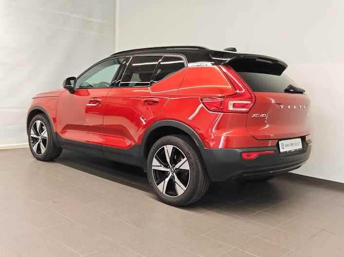 Vehicle image VOLVO XC40