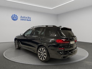 Vehicle image BMW X7 M50i