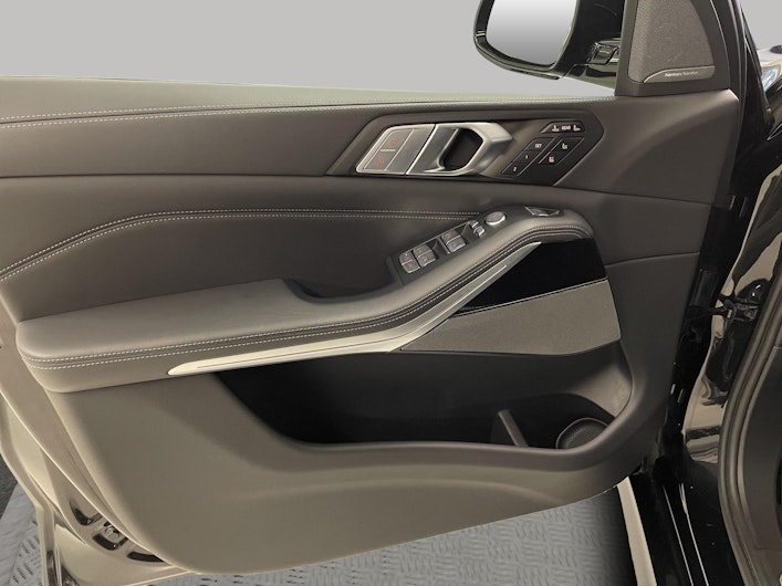 Vehicle image BMW X7