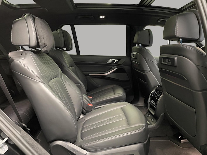 Vehicle image BMW X7