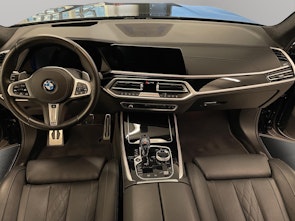 Vehicle image BMW X7 M50i