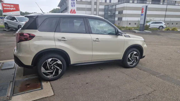 Suzuki Vitara 1.4 T Compact Top Hybrid 4x4