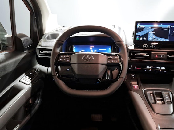 Vehicle image 10 Vehicle image 10