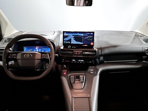 Vehicle image 9 Vehicle image 9