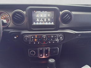 Vehicle image JEEP Wrangler 2.0 Turbo Sport