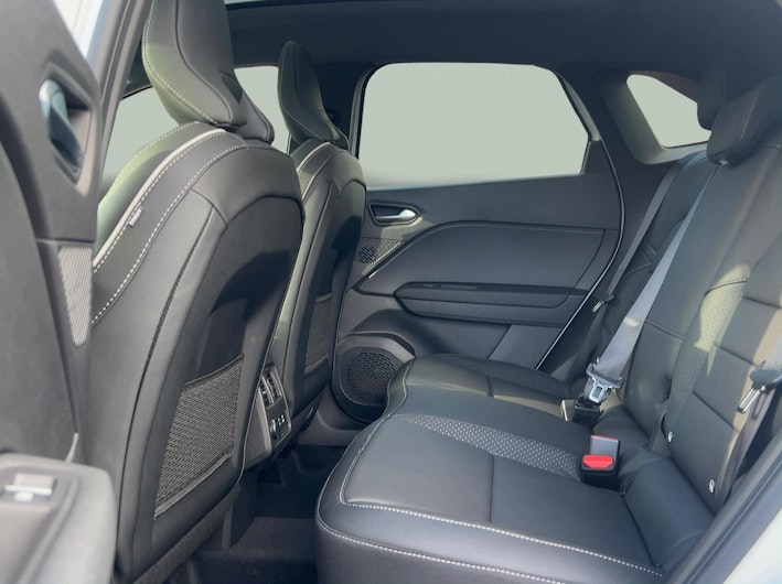 Vehicle image MITSUBISHI GRANDIS