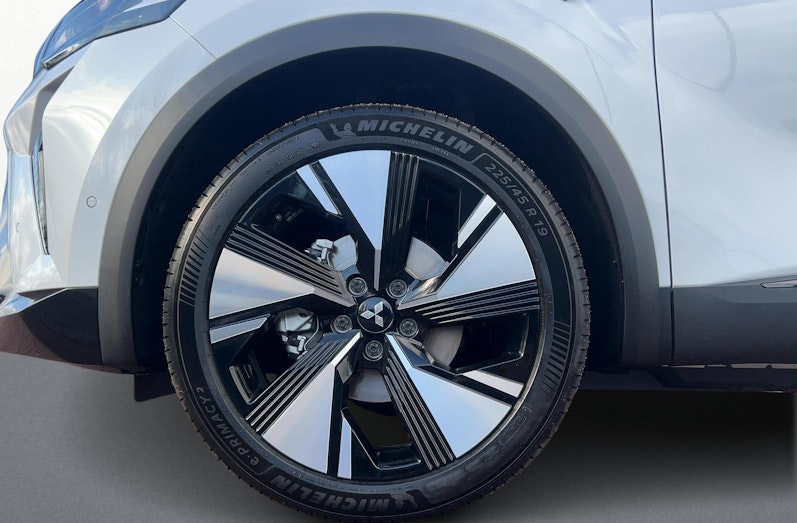 Vehicle image MITSUBISHI GRANDIS