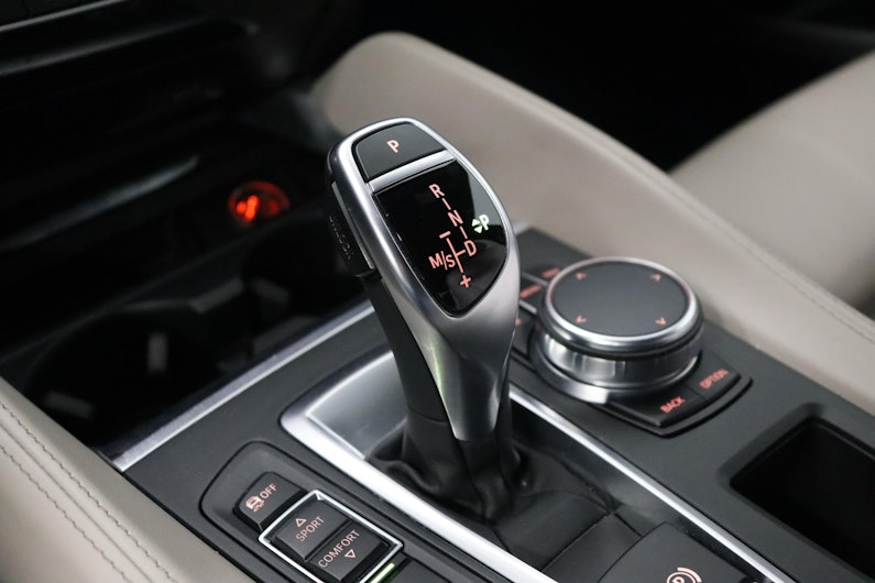 Vehicle image BMW X6