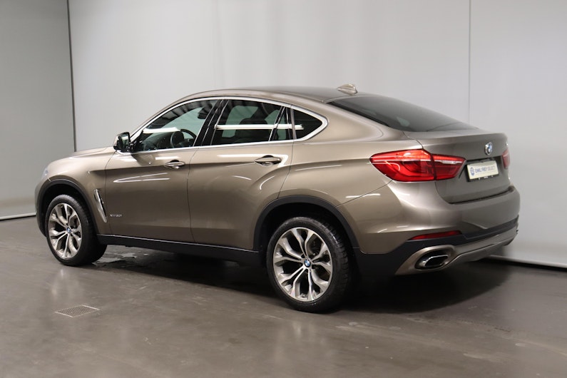 Vehicle image BMW X6