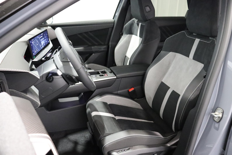 Vehicle image OPEL GRANDLAND