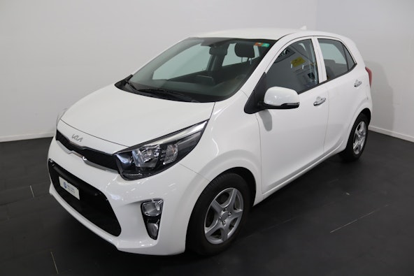 First vehicle image