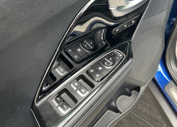 Vehicle image 8 Vehicle image 8