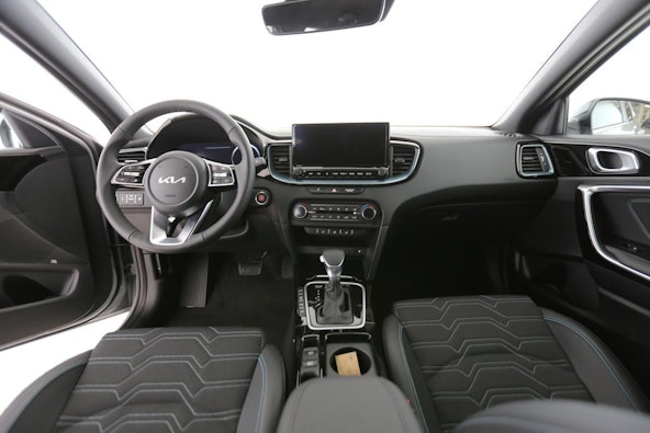 Vehicle image 4 Vehicle image 4