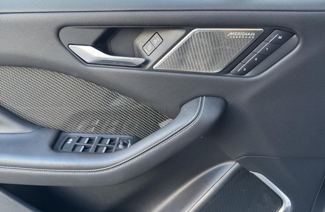 Vehicle image 16 Vehicle image 16