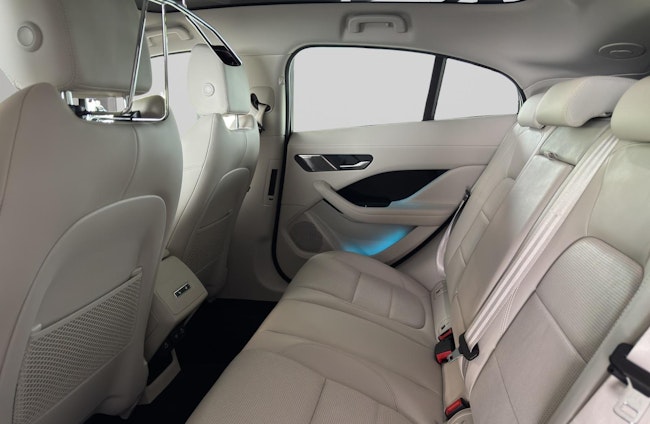 Vehicle image 10 Vehicle image 10