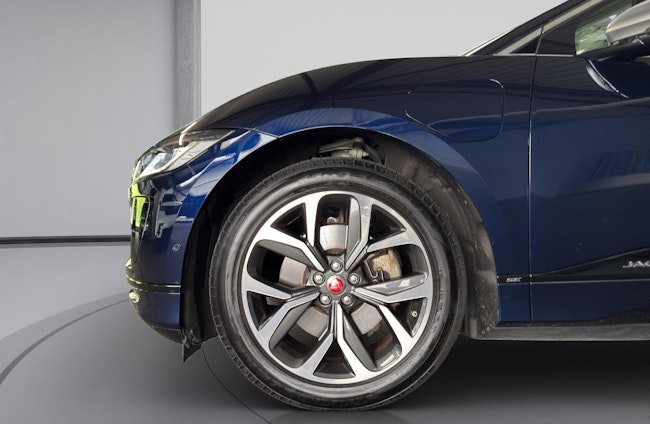 Vehicle image 17 Vehicle image 17