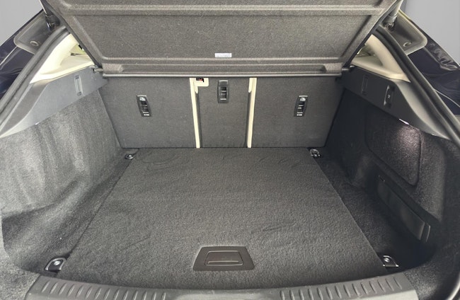 Vehicle image 16 Vehicle image 16