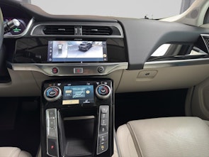 Vehicle image JAGUAR I-Pace EV400 SE AWD 1.99% Leasing