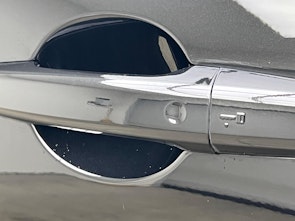 Vehicle image LAND ROVER Discovery Sport 2.0 SD4 200 SE