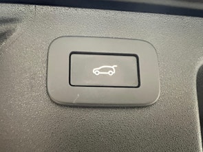 Vehicle image LAND ROVER Discovery Sport 2.0 SD4 200 SE