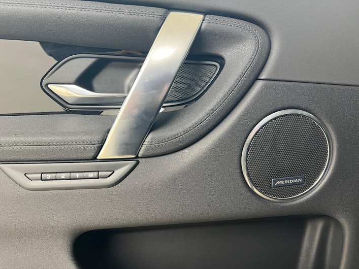 Vehicle image LAND ROVER DISCOVERY SPORT