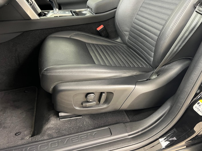 Vehicle image LAND ROVER DISCOVERY SPORT