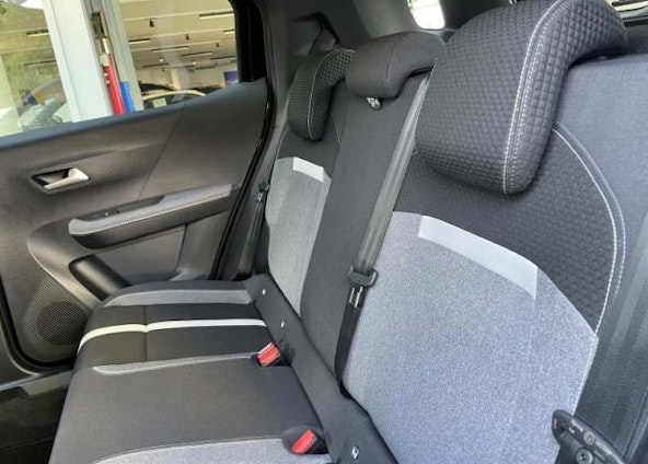 Vehicle image 12 Vehicle image 12