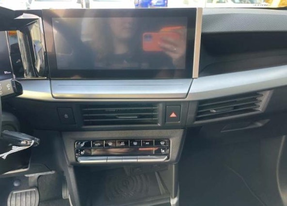 Vehicle image 10 Vehicle image 10