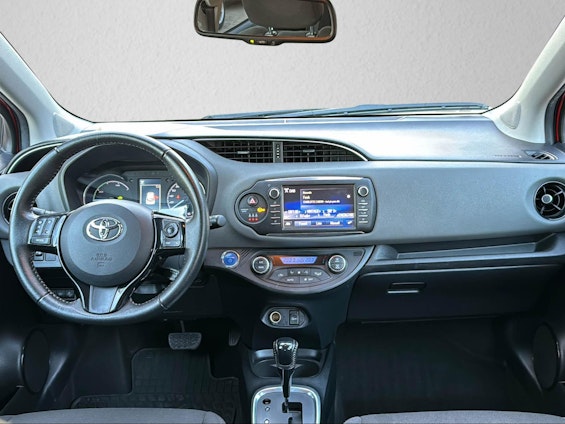 Vehicle image 12