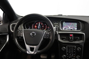 Vehicle image VOLVO V40 2.0 D2 R-Design S/S