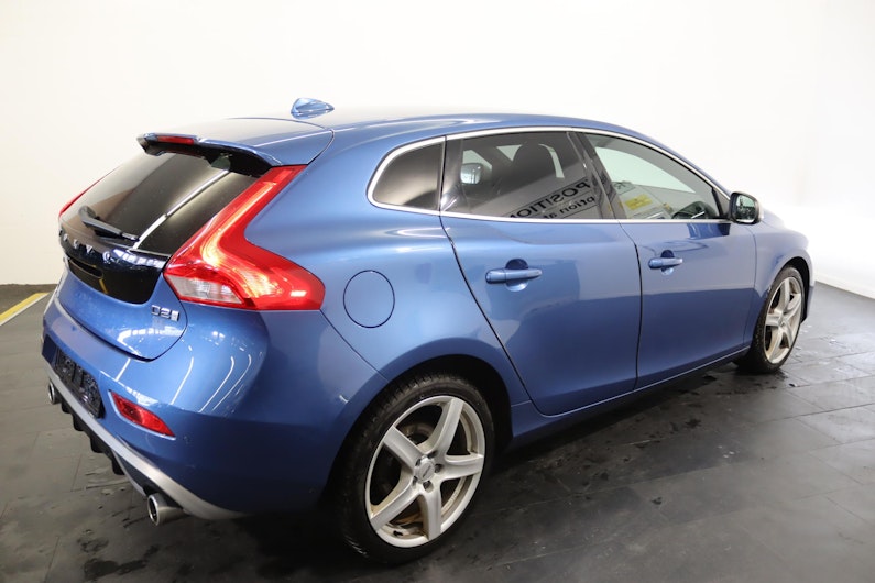 Vehicle image VOLVO V40