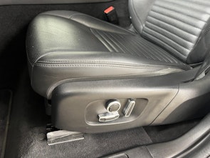 Vehicle image LAND ROVER Discovery Sport 2.0 SD4 200 SE