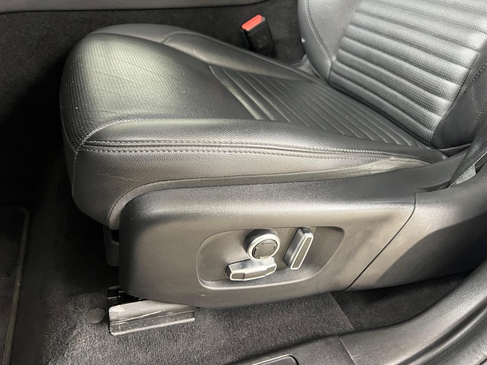 Vehicle image LAND ROVER DISCOVERY SPORT