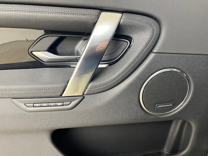 Vehicle image LAND ROVER DISCOVERY SPORT