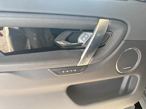 immagine del veicolo LAND ROVER Discovery Sport 2.0 SD4 200 SE