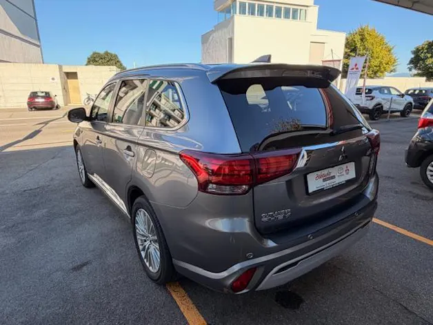 Mitsubishi Outlander 2.4 PHEV Diamond
