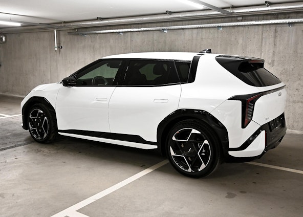 Vehicle image 6 Vehicle image 6