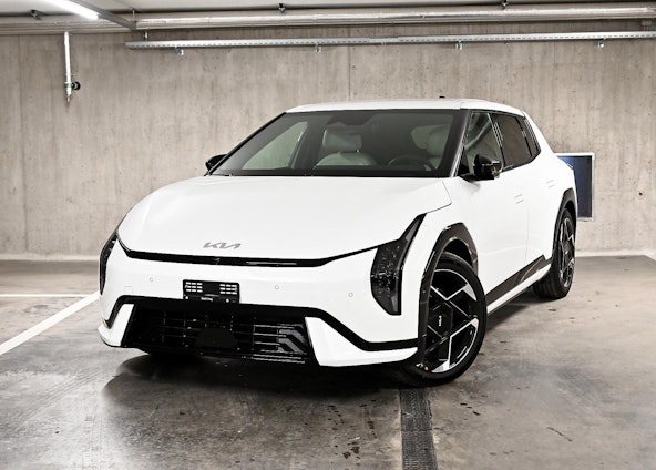 First vehicle image First vehicle image