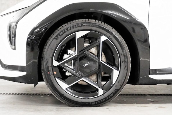 Vehicle image 13 Vehicle image 13