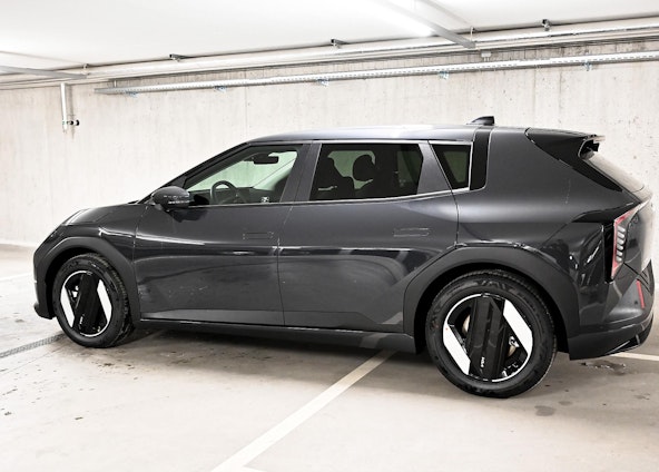 Vehicle image 6 Vehicle image 6