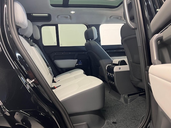 Vehicle image 6 Vehicle image 6