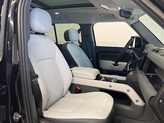 Vehicle image 5 Vehicle image 5